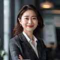 爱妻艺创始人林晨曦，资深婚姻咨询师，西装专业形象，自信微笑，办公室背景